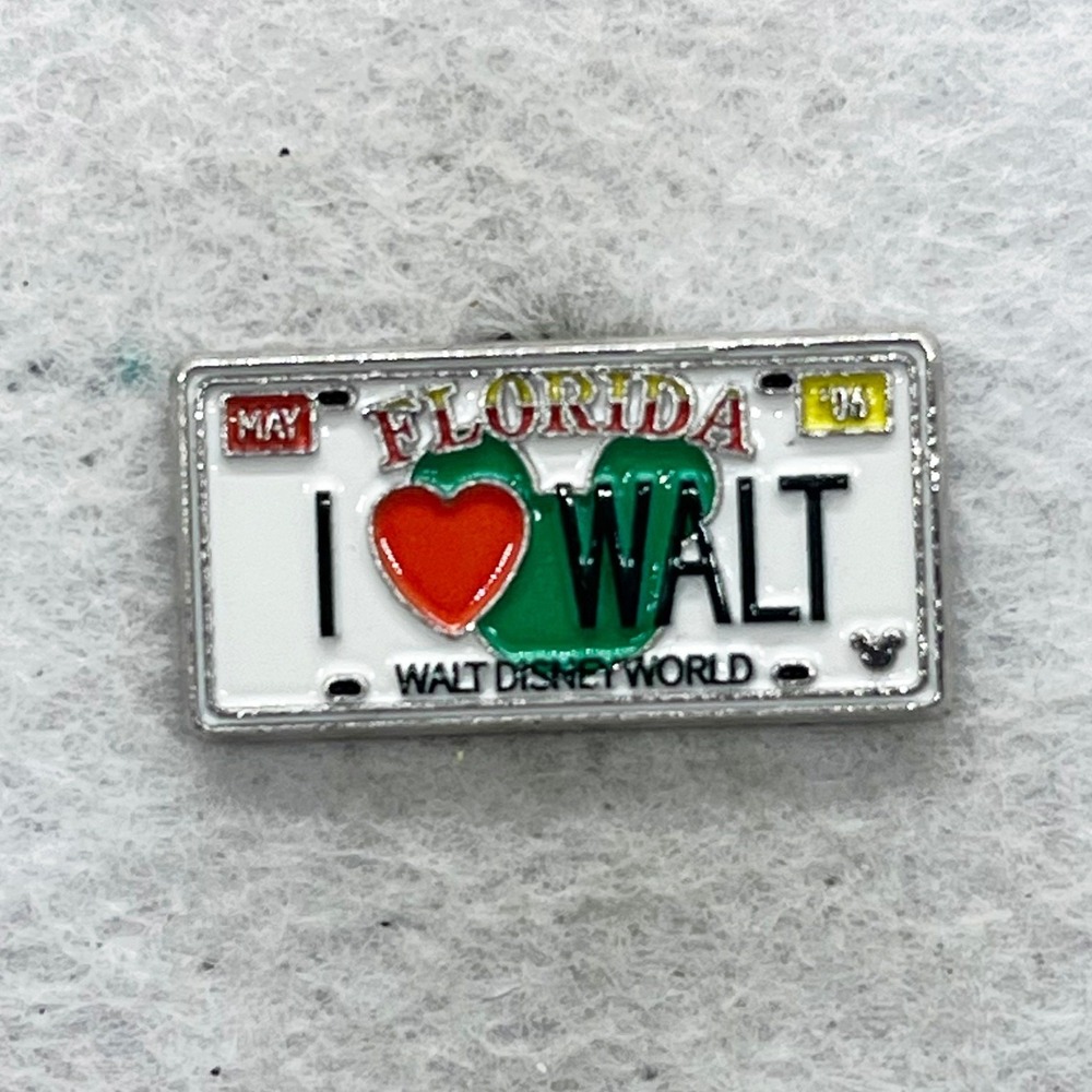 🔮 5/$25 Disney I Heart WALT License Plate Pin